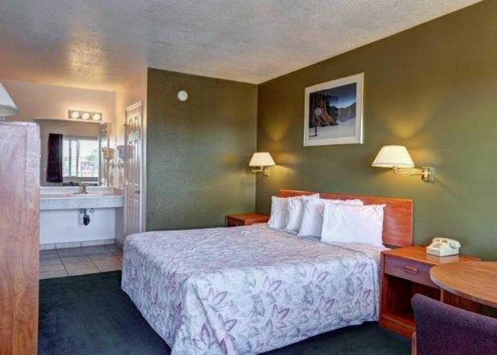 Rodeway Inn Cedar City Image 10